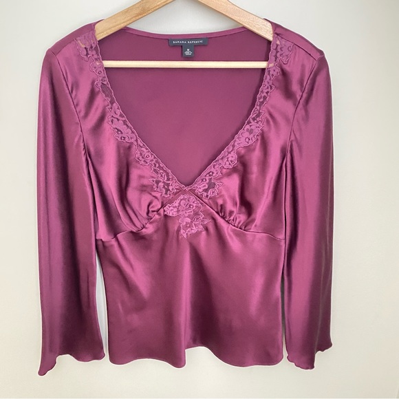 Banana Republic Deep V-neck Lace Silk Top - Picture 9 of 9